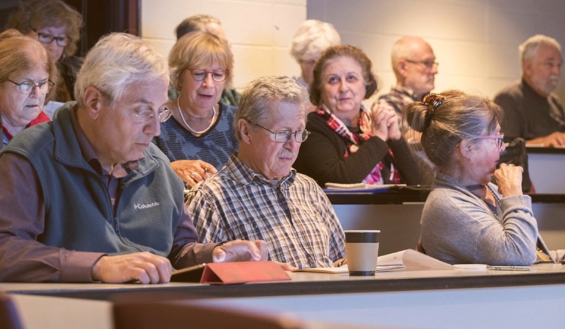 Octobre 2056, reprise progressive des cours à l’université après la levée du trente-cinquième confinement