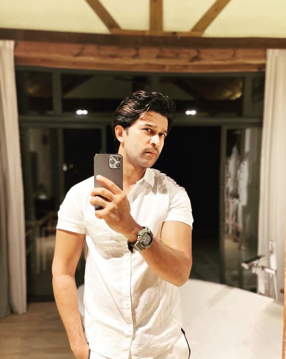 BiggBossPulse's tweet photo. he is on the way ✈ 
🤟🤟🤟🤟🤟🤟

#Abijeet
#Abijeetians 
@Abijeet 
#AD4
@Trendsabijeet https://t.co/HF5x7UvVq2