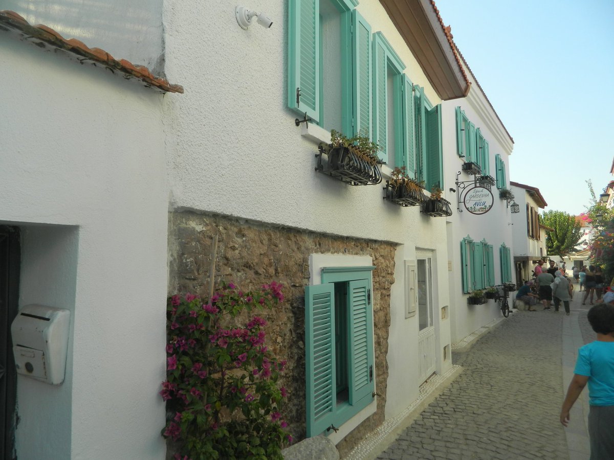 Güzel bir Pazar günü olsun
#sığacık sokakları
#izmir 2018 yazı