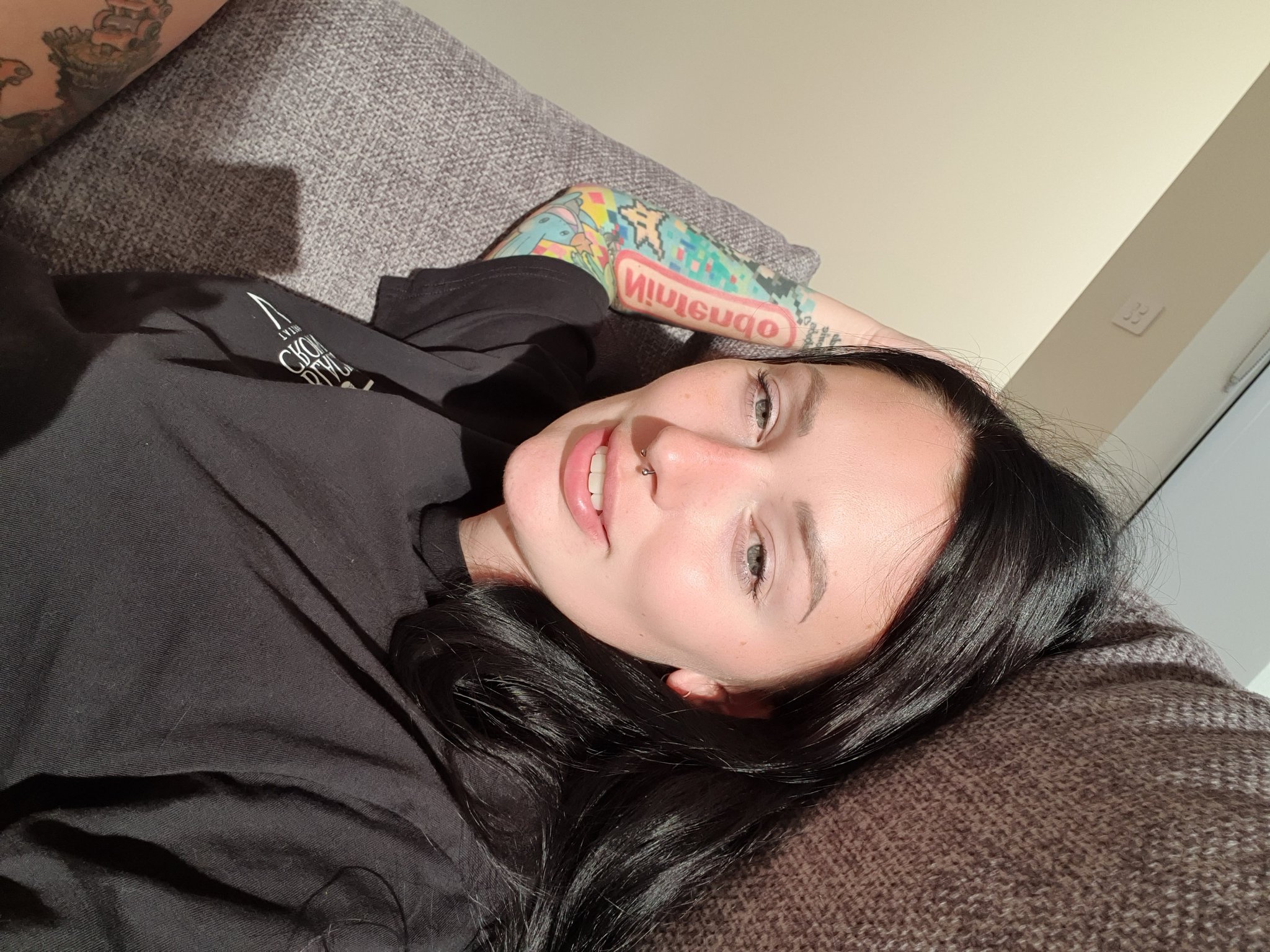 Hylia 🌸 on Twitter "No makeup just hungover…