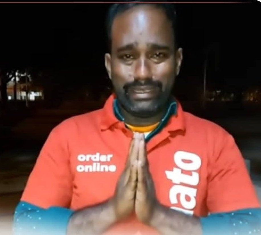 PrajapatiKriya's tweet photo. They are woking for their living just as we all are doing for ours. Have respect for them too. 🙏 
No one can snatch bread and butter from you Kamraj . Truth should be revealed and you will definitely get Justice. @zomato
@zomatoin #ZomatoDeliveryGuy https://t.co/BO3agBevp5