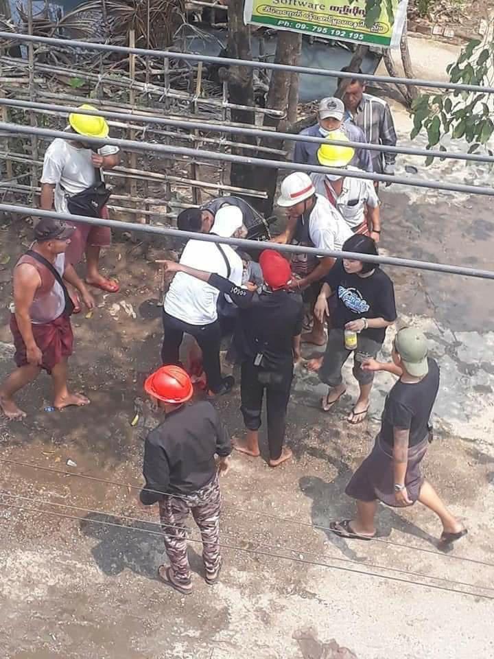 Hlaing TharYar Code Red!
Due to the brutal crackdown  of Military terrorists , 3 people were shot in the head and dead on the spot.
Many people got injured !!! 
Please help Hlaing TharYar😭 🙏

LOCOMOTIVE XYZ

#WhatsHappeningInMyanmar
#Mar14Coup