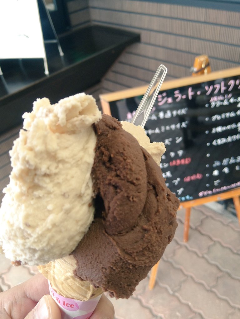 遠野の颯龍で肉五右衛門ラーメンを食べ、夢産直かみごうでジェラートを食べ、沿岸沿いを通って帰る雨の日ドライブ♪
盛岡↔宮古もうすぐ全線開通ですね。