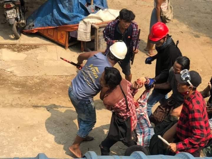 HlaingTharYar🚨[Update]:Three People was Killed by Terrorists by headshots.There're also many Injured People.Terrorists Group are Slaughtering civilians and also setting Fire to the Barricades.Many medical teams are needed now.
LOCOMOTIVE XYZ
#WhatsHappeningInMyanmar
#Mar14Coup