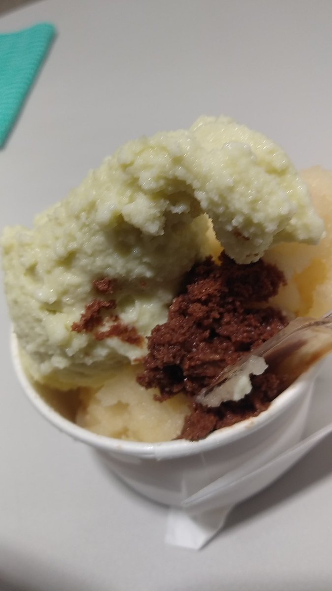 まるこ 花粉症 食品売場はホワイトデーで 賑わってるなか まるこはジェラードを 食べに来た ピスタチオ りんご おまけでチョコレート ジェラード 見映え悪い写真 まるこ 花粉症 食品売場はホワイトデーで 賑わってるなか まるこはジェラードを 食べに来た ピスタチオ りんご おまけでチョコレート ジェラード 見映え悪い写真