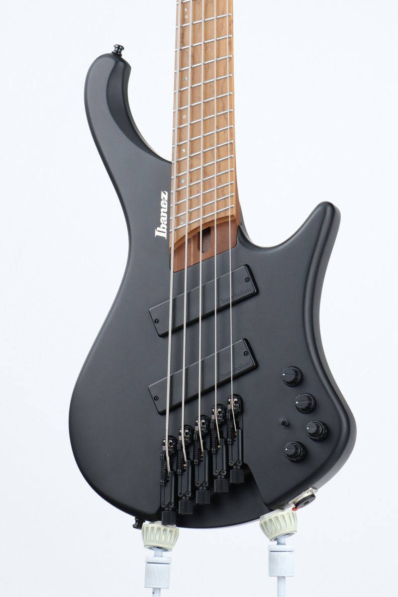 1484ikebukuro's tweet photo. 【中古】#Ibanez / #EHB1005MS Black Flat
バスウッド・ボディ、グラファイト補強の施されたメイプル/ウォルナット・5Pネック、ローステッド・バーズアイ・メイプル指板、BartoliniのBH2ピックアップを搭載。
https://t.co/yqrhmssx6W https://t.co/nqQ35PHcUO