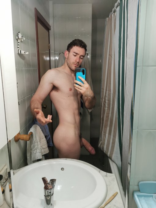 2 pic. #RT if you would suck me https://t.co/5JtHIfdsGe<a href="/tag/rt"class="tags">#RT</a>