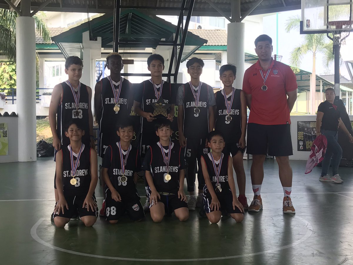 LShackel_PE's tweet photo. Another great day at the Green Valley games. Our U13 boys were undefeated to be crowned champions and our girls finished in an impressive 3rd place. Well done Team 107 @StAndrews_107 https://t.co/mw4iDuhgYW