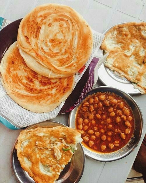 Nothing can beat a Pakistani breakfast.✌🏻
@OfficialDGISPR
@katiefoody
@FoodFood
#foodforlife #pakistanifoodbloggers #loveforfood #desifood #pakistanilifestyle #foodiesofpakistan #paneer #foodfood  #samosa #foody #gharkakhana #desikhana #pakistanisweets #tasteofpakistan #chaat