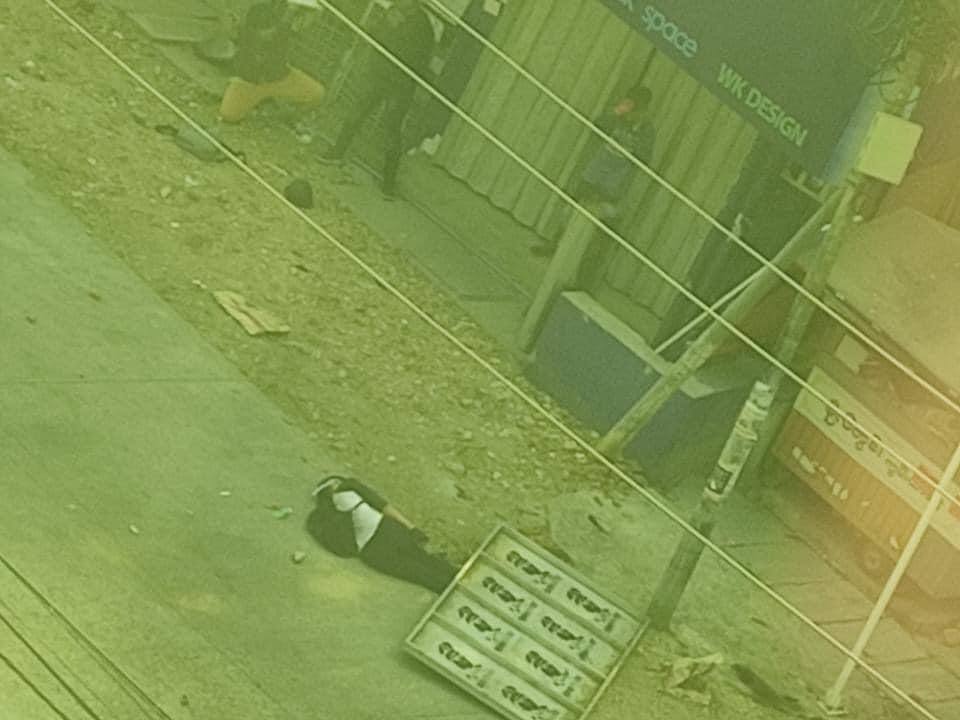 Nikko1399's tweet photo. Tw // blood

Happened in Tarmwe; Tragic Pics revealing Riot police dragging a gunshot victim along the station. They mercilessly shot civilians in head n dont allow to take the body back home as they wanna hide crime evidence.

LOCOMOTIVE XYZ
#Mar14Coup
#WhatsHappeningInMyanmar https://t.co/4mm9FomlwX