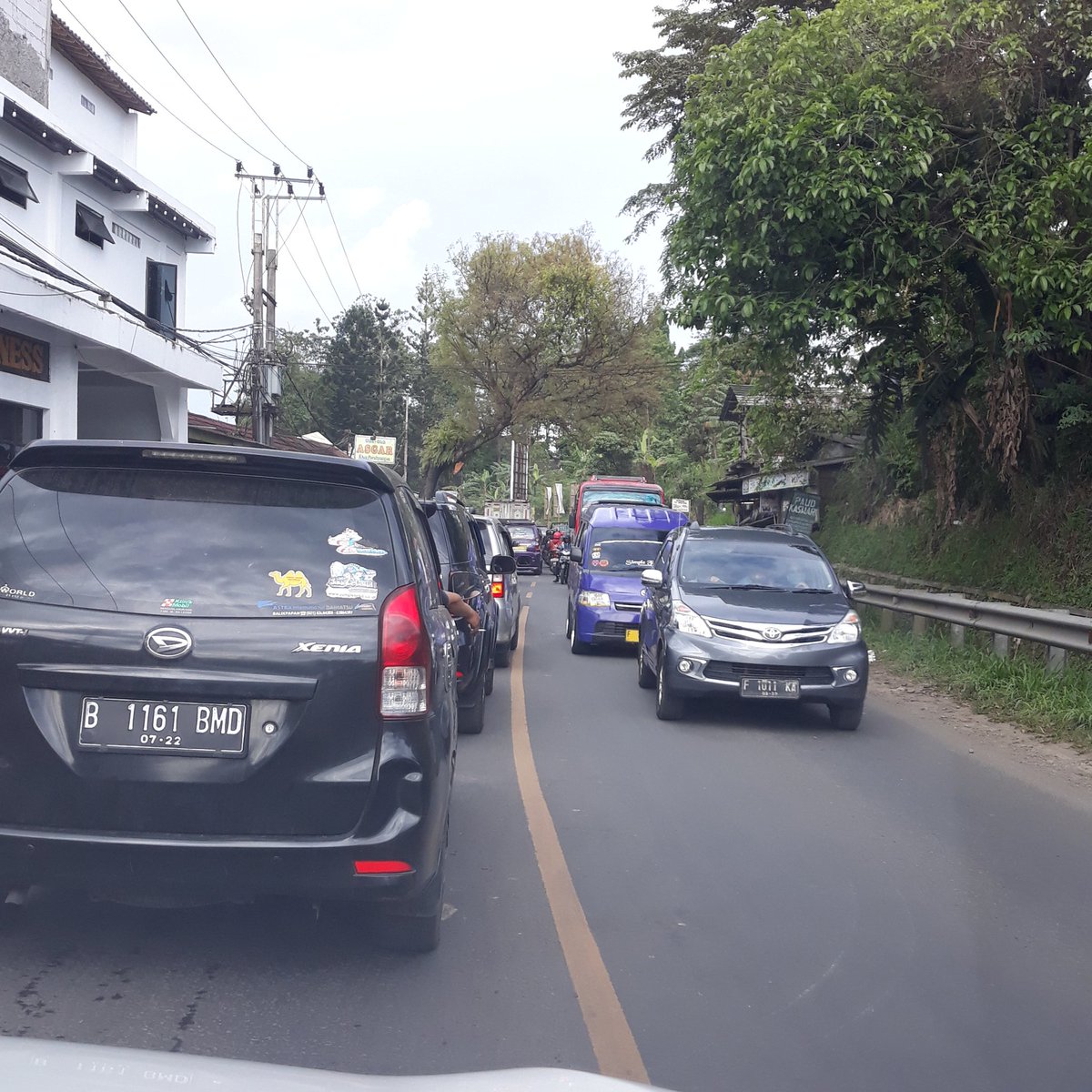 Arusl lalin Sukabumi arah ciawi pada merayap sebelum pasar Cicurug. 
<a href="/RadioElshinta/">Radio Elshinta</a> 
<a href="/TMCPolresBogor/">TMC Polres Bogor</a> 
<a href="/LantasKotaSki/">TMC.Sukabumi.Kota</a>