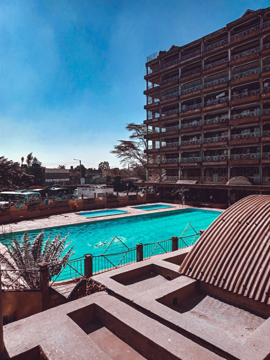 WBtCreative's tweet image. A fly sky ...
Calm trees and calm people..
Weekends that  bring much life with them.. 
Life as it is in this part of the city...
This is Buruburu for us.. 😊

#ShotOnOPPO 
#PictureLifeTogether 
#Androidgraphy
#OPPOReno5