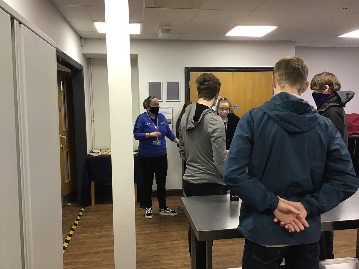 NorthLindsey's tweet image. To support students returning to college, our business Level 2 &amp;amp; 3 students have had the opportunity to build up Duke of Edinburgh cooking skills preparing for future expeditions. Well done to all and all students who enjoyed bacon and sausage butties. @DofE #StudentEngagment