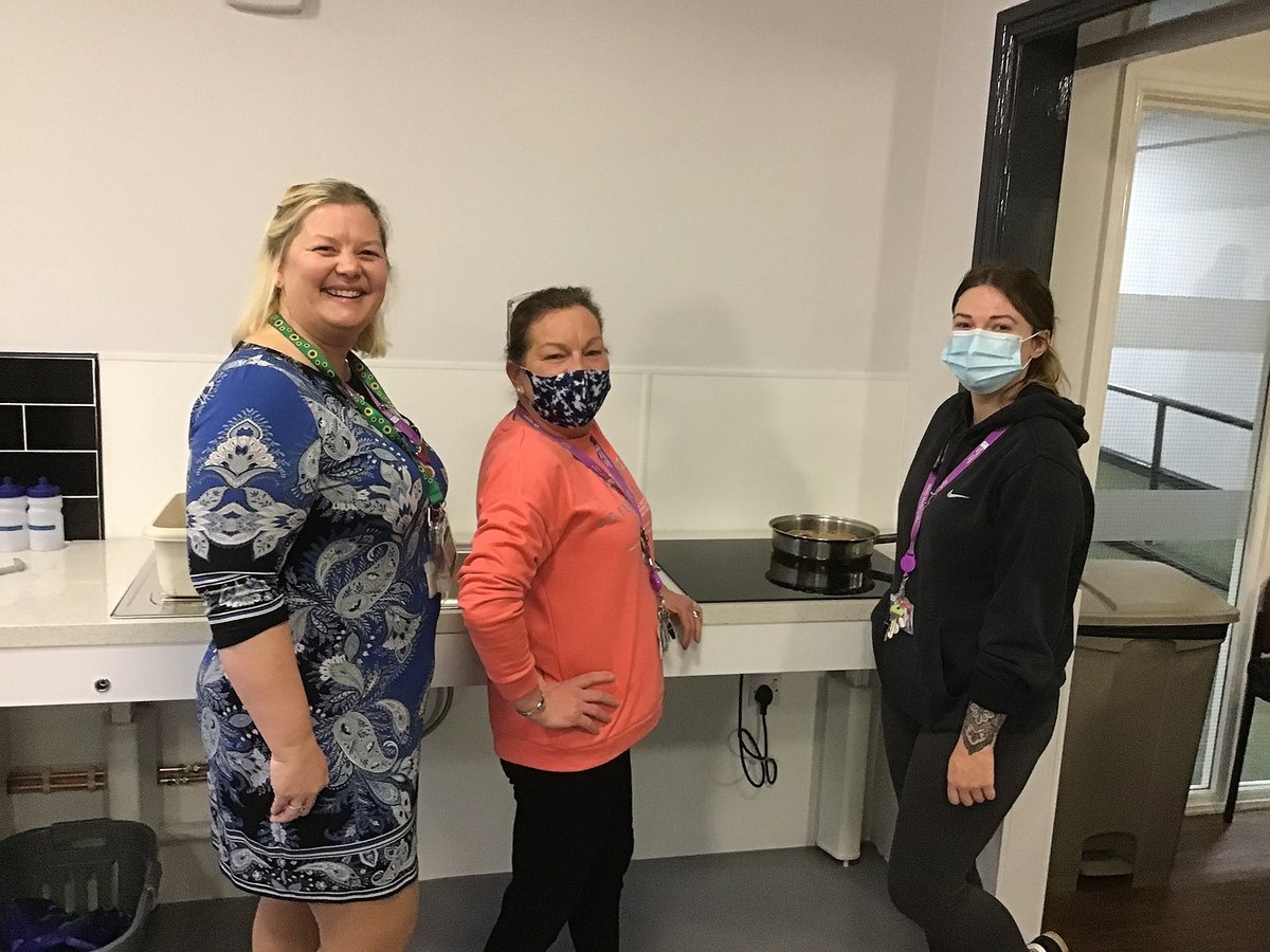 NorthLindsey's tweet image. To support students returning to college, our business Level 2 &amp;amp; 3 students have had the opportunity to build up Duke of Edinburgh cooking skills preparing for future expeditions. Well done to all and all students who enjoyed bacon and sausage butties. @DofE #StudentEngagment