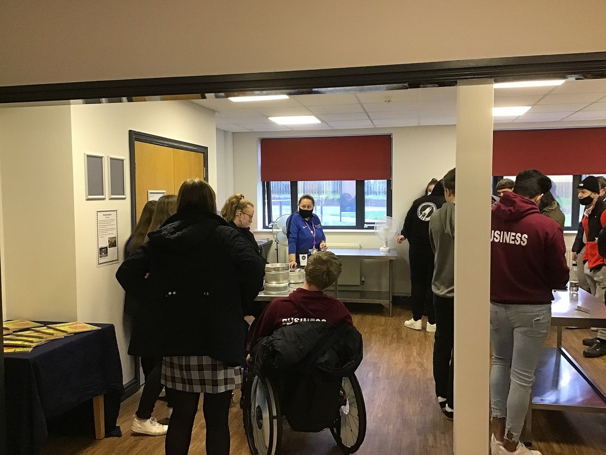 NorthLindsey's tweet image. To support students returning to college, our business Level 2 &amp;amp; 3 students have had the opportunity to build up Duke of Edinburgh cooking skills preparing for future expeditions. Well done to all and all students who enjoyed bacon and sausage butties. @DofE #StudentEngagment