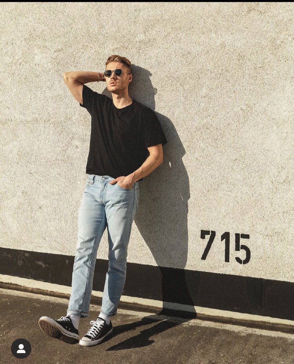 miszk5's tweet image. اینجوری بپوشید بابا