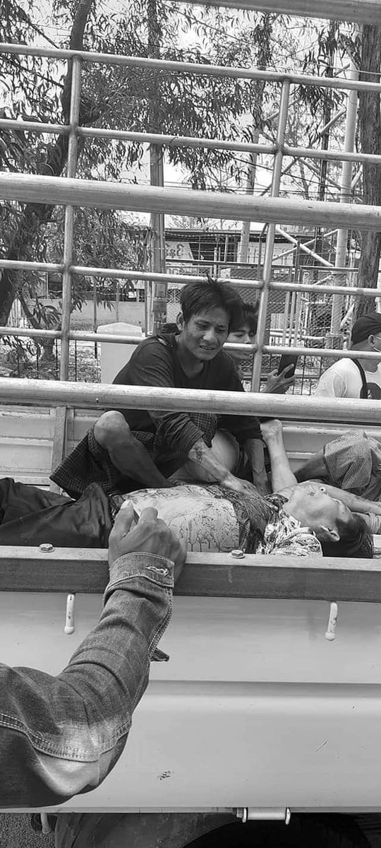 MXyy00's tweet photo. tw // blood
Casualties increasing including headshot deaths in HlaingTharYar as armed terrorists force continuously opening gunfire with real bullets to unarmed protestors.

#WhatsHappeningInMyanmar  #Mar14Coup https://t.co/89HcDOK4Ir