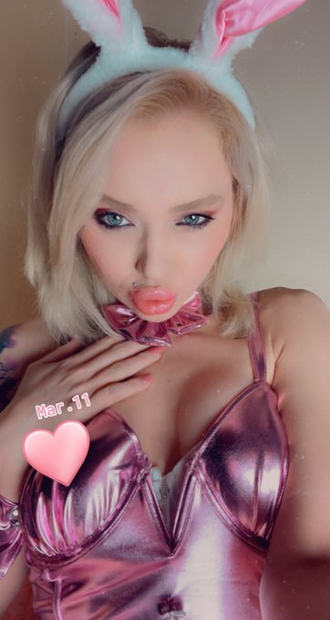 Sending out a picture set of 40 a in this cute outfit,  video of me in it out tomorrow it as well https://t<a href="/tag/dakotaskye"class="tags"><span>#dakotaskye</span></a>