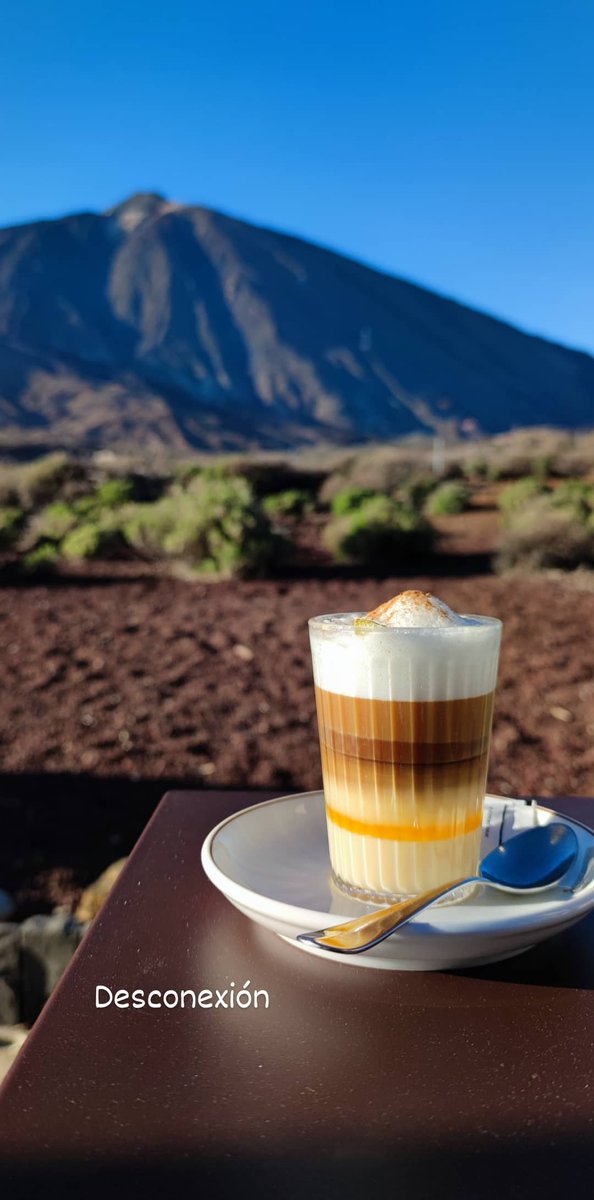 Lo nuestro, primero.
#Tenerife #IslasCanarias #teide #cañadasdelteide #canaryisland #quesuerteviviraqui