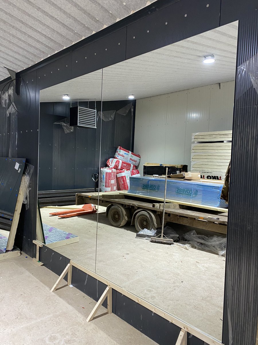 MJRGlazing's tweet photo. Another busy week !
Just some of the works undertaken by MJR Glazing...

Rosewood on White French Doors

Laminated Safety Glass Viewing Panels

 Gym Mirrors With Polished Edges

A House Of Anthracite Grey on White  Windows 

Contact: info@mjrglazing.co.Uk https://t.co/7Kcw4PZFpa