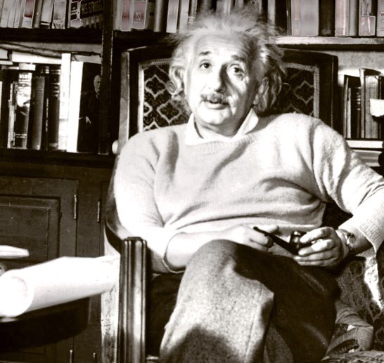 ingenium_labs's tweet photo. 14. März - Alles Gute, Albert Einstein #142Geburtstag #SirAlbert #HappyBirthday #BornOnThisDay #PiDay 🎈 https://t.co/xVOBm0eKYU