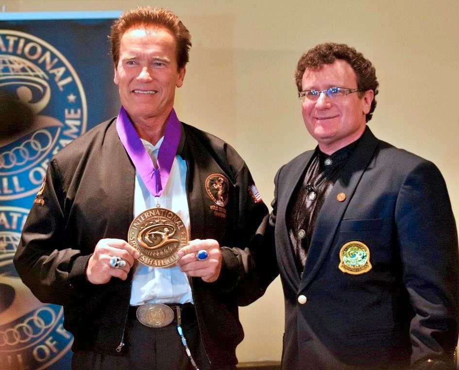 RobertGoldmanMD's tweet photo. Miss hanging with my pal Arnold. Hope we all get rocking again soon!!
#arnoldschwarzenegger, #arnoldsportsfestival, #sportshof https://t.co/93QjTEkK2m