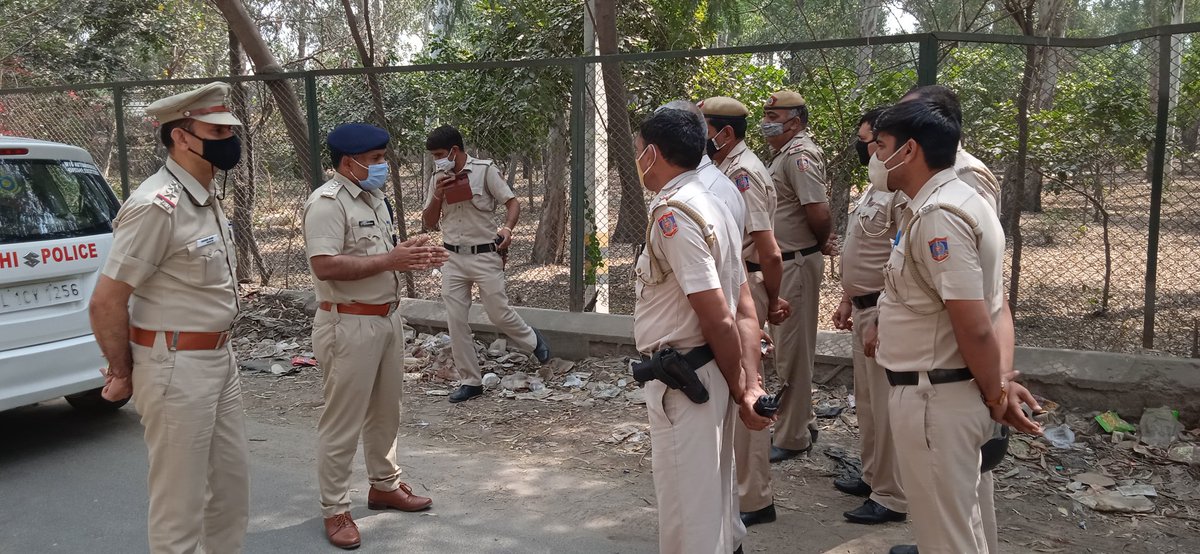 Briefings of ERV, QRT & High Patrolling Staff of PS Nihal Vihar for Crime Prevention & Crime Detection near to DDA Park Nihal Vihar.
#CrimePrevention
#CrimeDetection