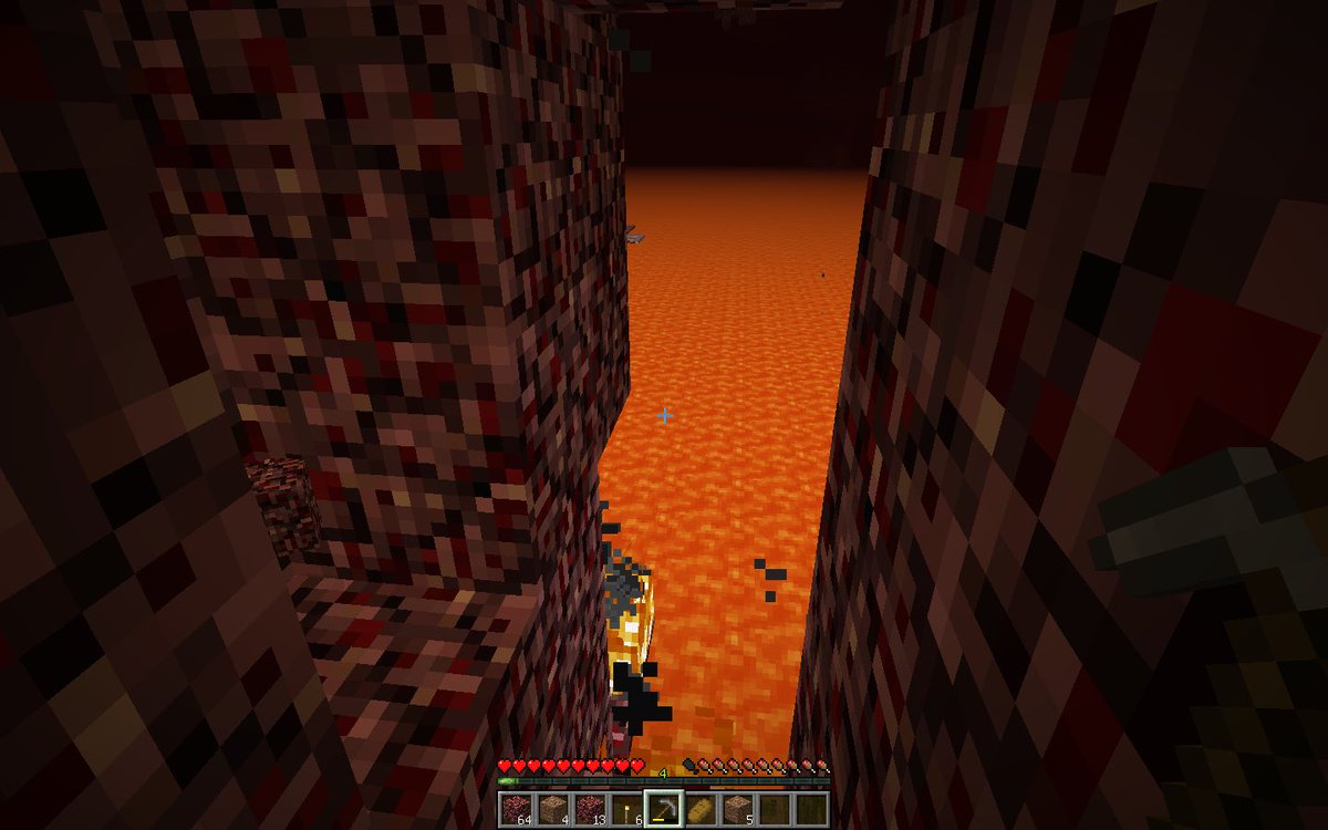 Maiha 大変な1日でした ネザーで結局2度死んだ上 岡山まで戻されて岡山から松江の途中でも死んで 大阪からネザーへ 政府保有の鉄の8割を溶岩ロストしました その他も相当の損害 とりあえず鉱石としては安定して溶岩面まで辿り着ける道を整備