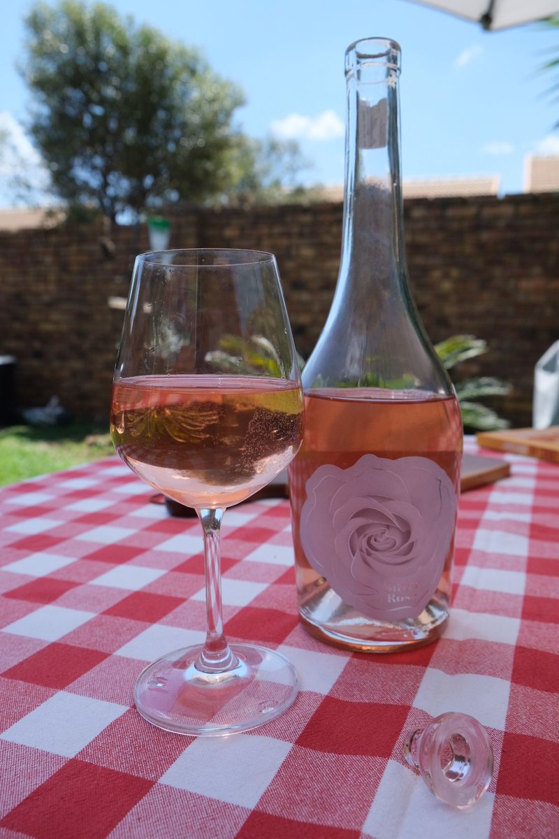 Boozy_Foodie's tweet photo. #BakeaPieDay #PieDay inspiration from James May's "Oh Cook"! The Best-of-Both-Worlds Pie with Chicken & Mushroom and Prawn & Chorizo fillings. Genius! And perfectly executed by @le_bon_sauvage_ Going down well with @KFwines beautiful #KFSilverRose Grenache Rose. #SundayLunch https://t.co/2knP5fQzF3