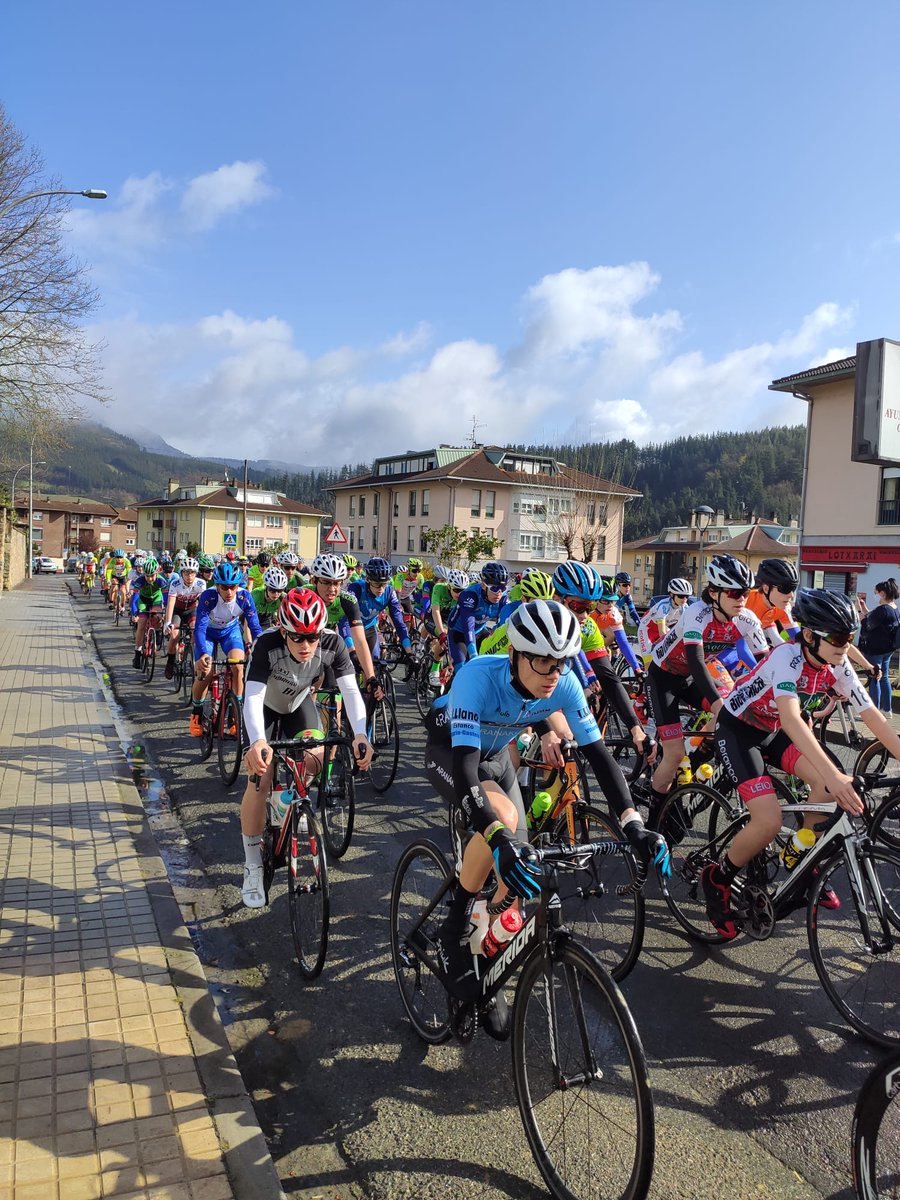 AiarakoBira's tweet photo. Imágenes de la #aiarakobira por Okondo!
#etapaokondo https://t.co/KUWnl24dtS