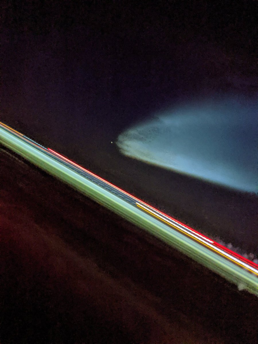 aowen357's tweet photo. @NASA what the heck is this?! It was moving across the sky fast https://t.co/ugDGkvUt47