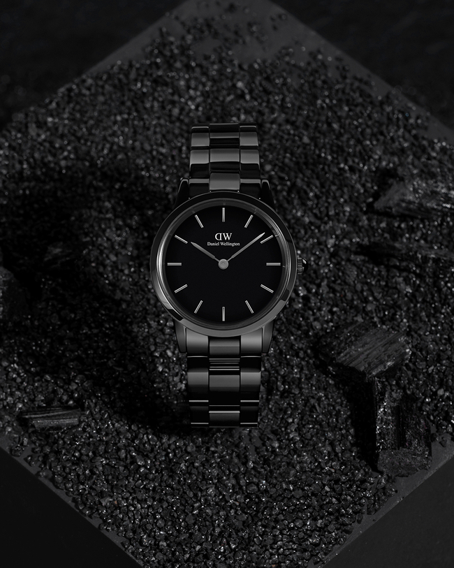 kanal sang acceptabel Daniel Wellington on Twitter: "All black, crafted from ceramic. This unique  new timepiece is designed for any occasion, a watch that's simply  significant in every way. #IconicLinkCeramic #DanielWellington  https://t.co/Fqgqois9Zt" / Twitter