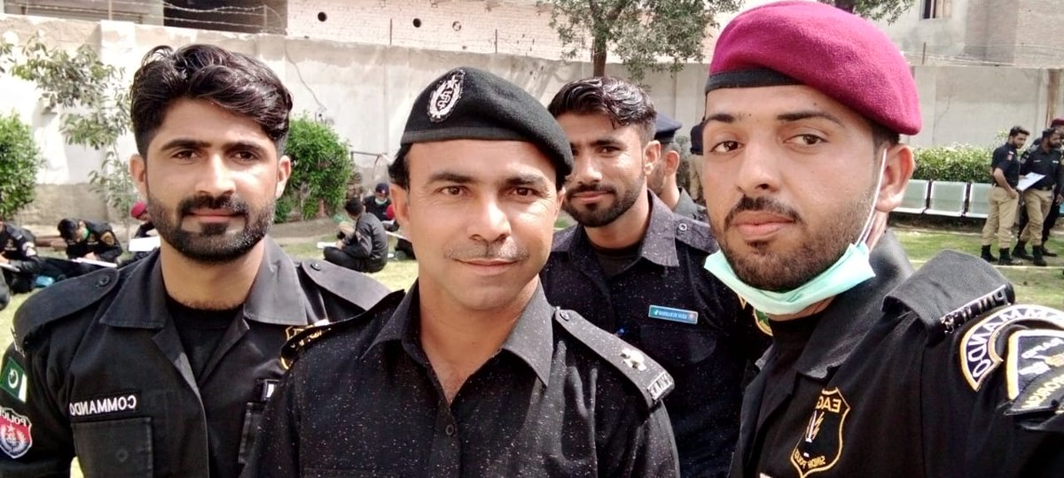 IsmailBalouch13's tweet photo. اڄ ضلعي هيڊ ڪوارٽر ڪنڌڪوٽ ۾ A-1 جي امتحانن دوران ۔۔۔۔۔۔
@BijaraniAzeez https://t.co/P4zMSYCtV8