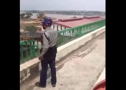 MayMiKo1211's tweet photo. The junta's terrorists shot everything they see at Hlaing Thar Yar and Insein. At least 20 persons died today in Hlaing Thar Yar. 
The police and soldiers are violent.
They killed the innocent civilians.
#Mar14Coup 
#WhatsHappeningInMyanmar https://t.co/5kfBNPg60O
