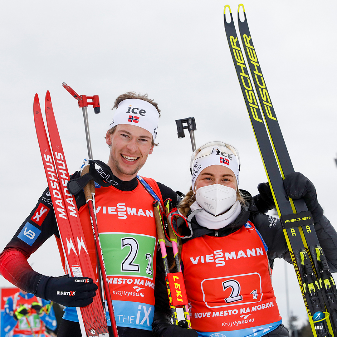 biathlonworld's tweet photo. ▪ Victory for Sweden 🇸🇪
▪ Mixed Globe for Norway 🇳🇴
▪ Podium for USA 🇺🇸

This last Single Mixed Relay of the season had it all 💥- check out our recap: https://t.co/oze0w4Dp35

📷Manzoni/IBU | #nmnm21 | #biathlon https://t.co/WnotW9UFCk