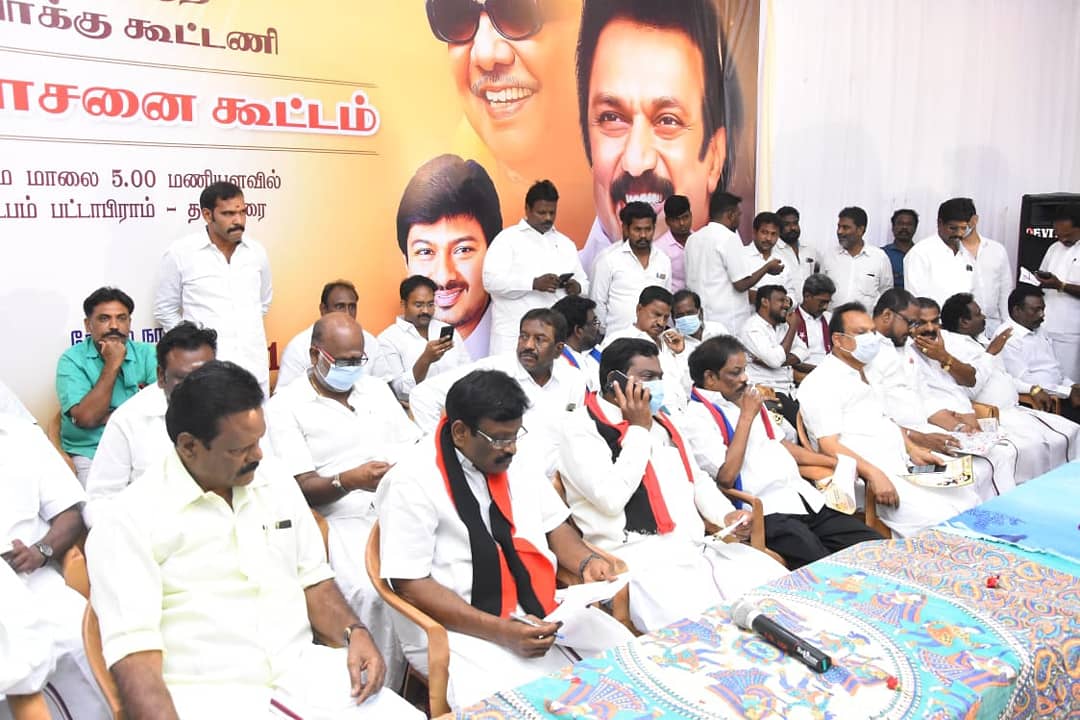 Avadi_Nasar's tweet photo. திமுக தலைமையிலான மதச்சார்பற்ற முற்போக்கு கூட்டணி கட்சிகளின் #ஆவடிசட்டமன்ற_தொகுதி செயல்வீரர்கள் ஆலோசனைக் கூட்டம்  #பட்டாபிராம் தண்டூரையில்  ஜெய்கிறிஸ் திருமண மஹாலில் நடைபெற்றது.  #உதயசூரியன் சின்னத்தில் வாக்குகள் சேகரிக்கும் வகையில் நமது பணி இருக்கவேண்டுமாய் வேண்டுகோள் விடுத்தேன். https://t.co/kyA9Iif90O
