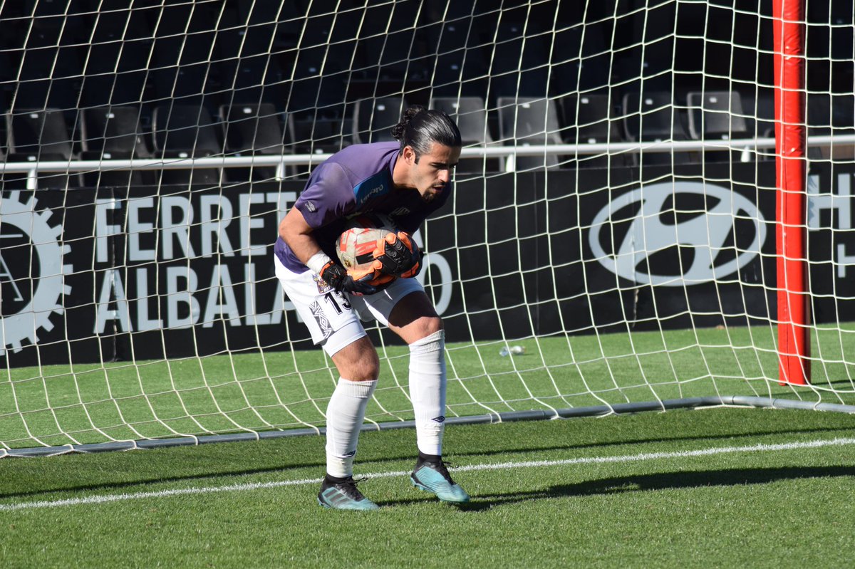 racingctmmfc's tweet photo. #CartagenaBMarMenor // 📷 // ¡Saltamos a calentar 🏋🏻‍♂️ sobre el perfecto verde natural 🌱 de El Cartagonova! 

¡Algo menos de 20 minutos para que arranque el partido en Cartagena! ⚔️ ¡Vamos guerreros! #FuerzaYHonor 💙⚪️ https://t.co/NLpGt9WkCs
