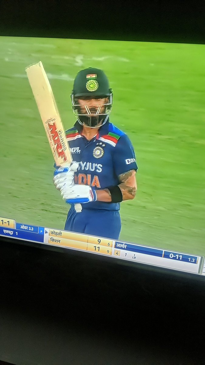 SetbullI's tweet photo. BABY KO BASE 
AND 
KOHLI KO CHASE 

BOHOT PASAND HAY 

#INDvENG #Kohli https://t.co/GxKZGjtjUV
