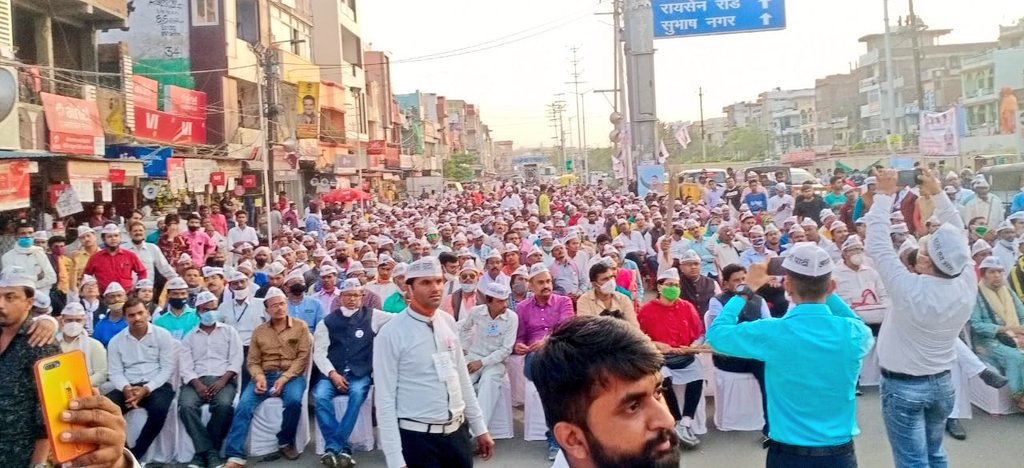 PankajSinghAAP's tweet image. भोपाल में रैली के बाद माननीय प्रभारी महोदय @AapKaGopalRai जी के साथ शानदार सभा का आयोजन।
@ArvindKejriwal @AamAadmiParty