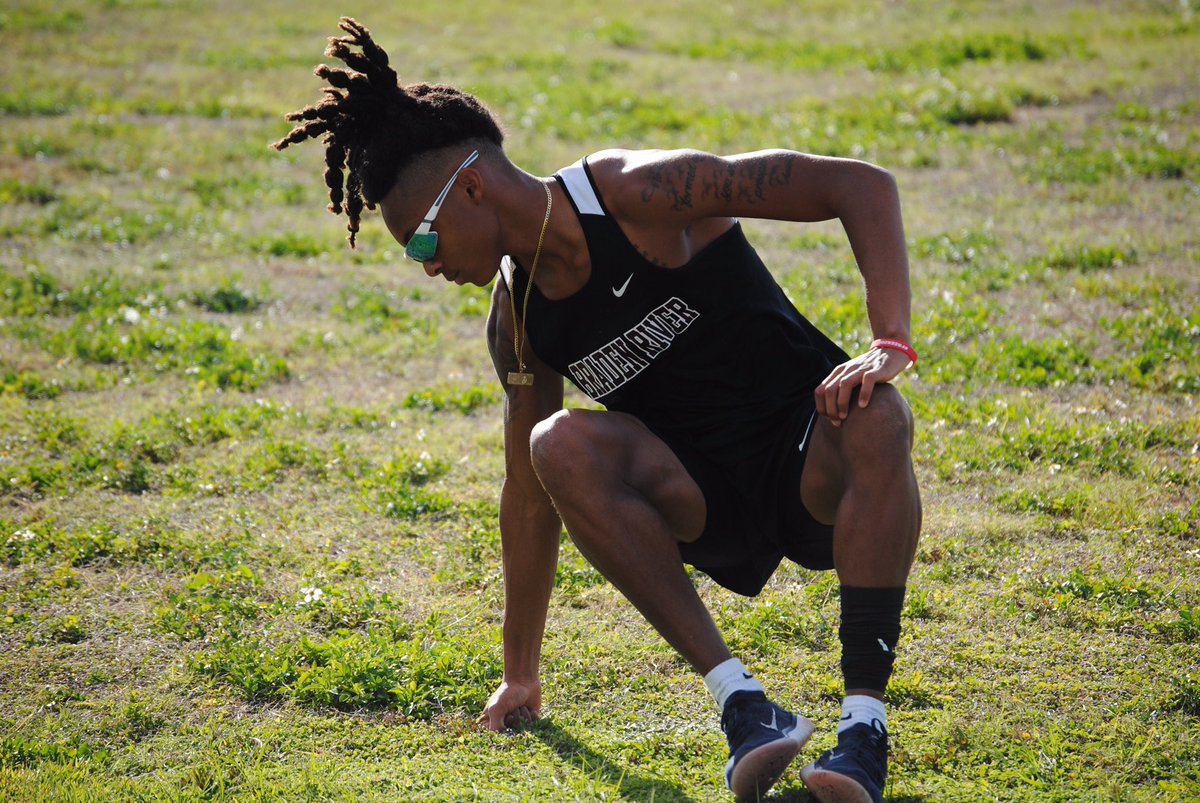 brhs_xctf's tweet photo. Josh Thomas (SR) broke (his own) school record in 100m with 10.80, and he’s just getting started. #WeAreBR! https://t.co/l3IYysZihK
