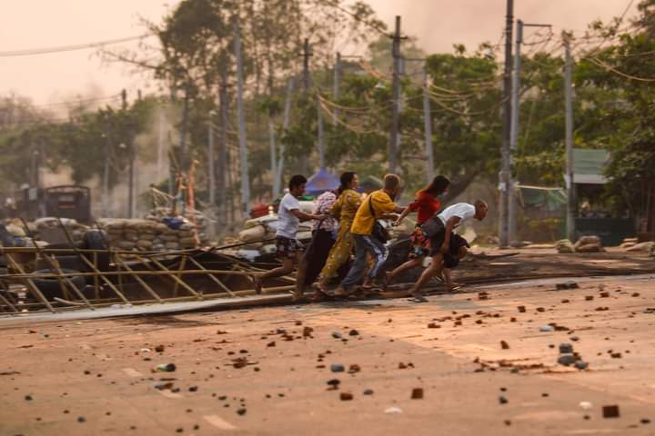 #HowManyDeadBodiesNeedForUNToTakeAction 
#SaveMyanmarDemocracy