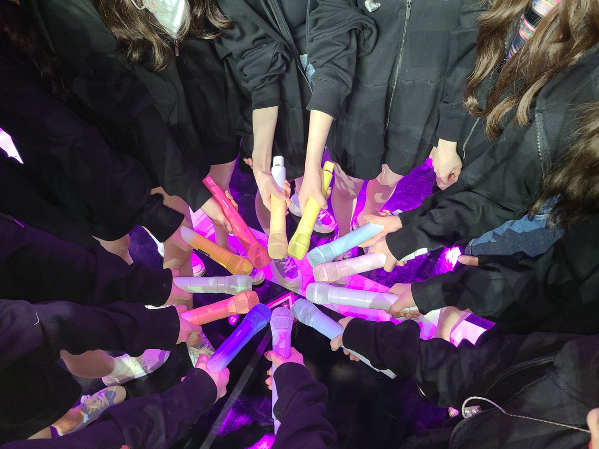 official_izone tweet picture