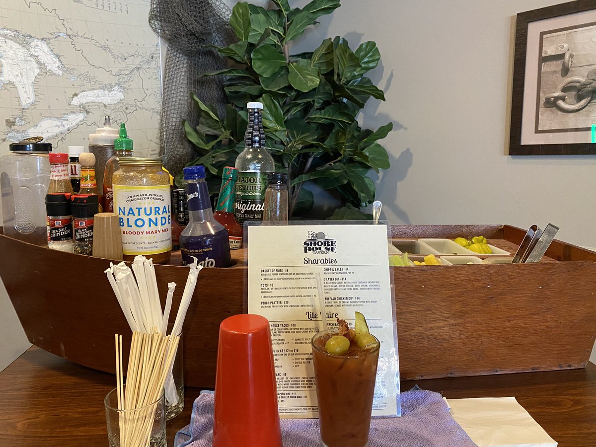 At The ShoreHouse Tavern brunching!! Yum!!!