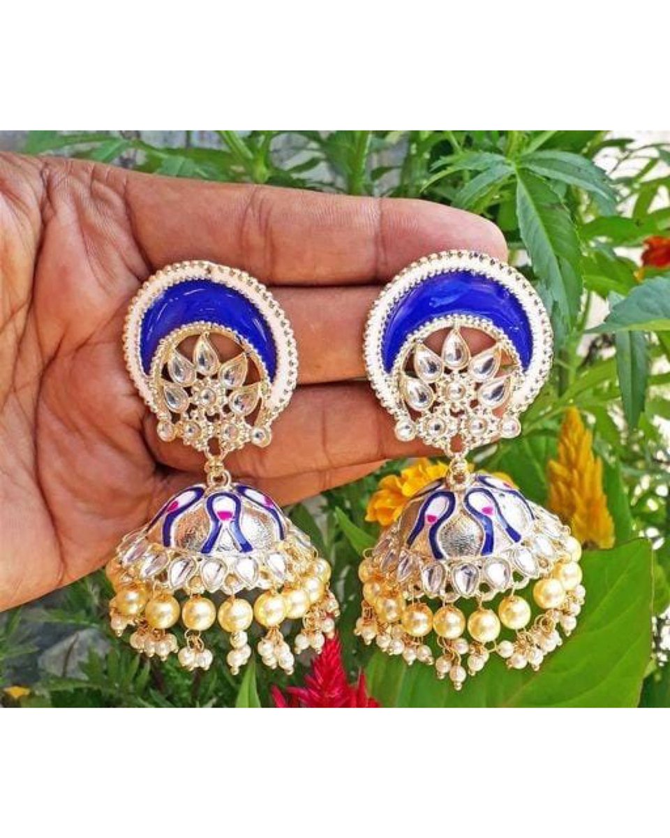 Rimayu07's tweet photo. The True Beauty in Women Is Reflected in Her Jewellery 🥰🔥 #DesiJhumki 
@iAmNehaKakkar 😘
.
#Rimayu #DesiJhumki #NehaKakkar https://t.co/DiqeYqOQTw