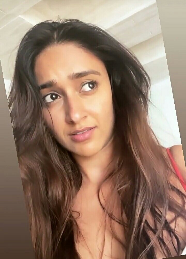 syeraaupdates's tweet photo. #ileana #IleanaDCruz https://t.co/xEWCNqZYZ0