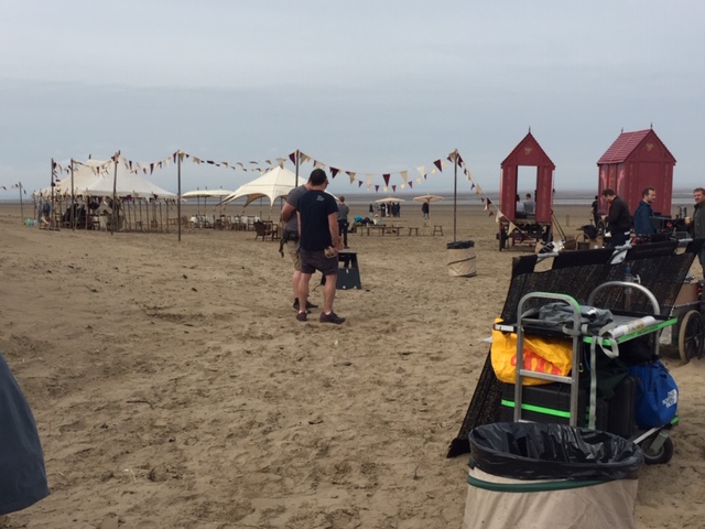 SanditonSister2's tweet photo. #SundayService
๐ท shared by location manager #DeeGregson.
No matter the weather, tech guys wear shorts. ๐
#Sanditon https://t.co/GWMtDDAjTE