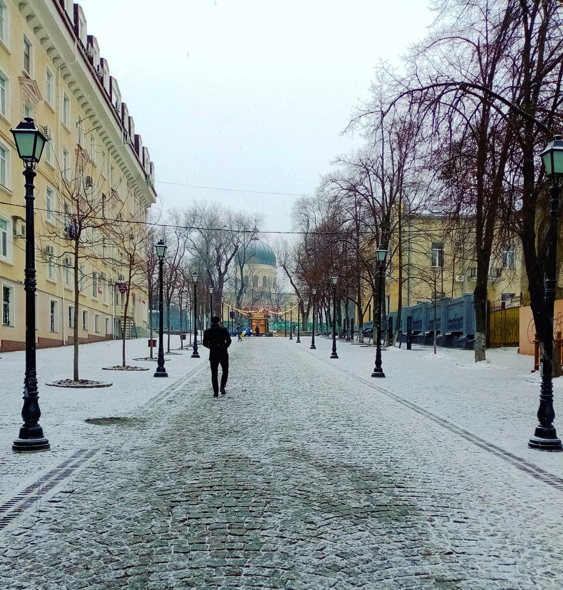 StasCiorescu's tweet photo. #urban #spring #chisinau #arhitecture #Moldova #photooftheday #goodmorning #ciofilm #snow #street #folllowme https://t.co/ltwqX77ynV