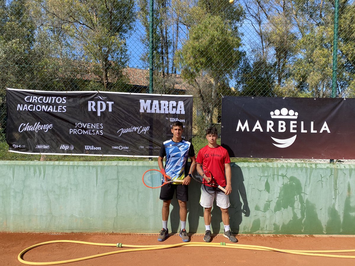rptenis's tweet photo. Final Masculina: Jordi Domenech gana a AlbertoGarcia (4) x 7/5 6/3 en Marbella @MonterosRacket @Del_DepMarbella del 3° Circuito Nacional @MarcaTMF @RPTtourbyMarca Junior Cup U18 by @WilsonTenisEsp @TennisPointES con apoyo @RFETenis @fattenis Enhorabuena 🎾 https://t.co/Xe8hTaHHgt