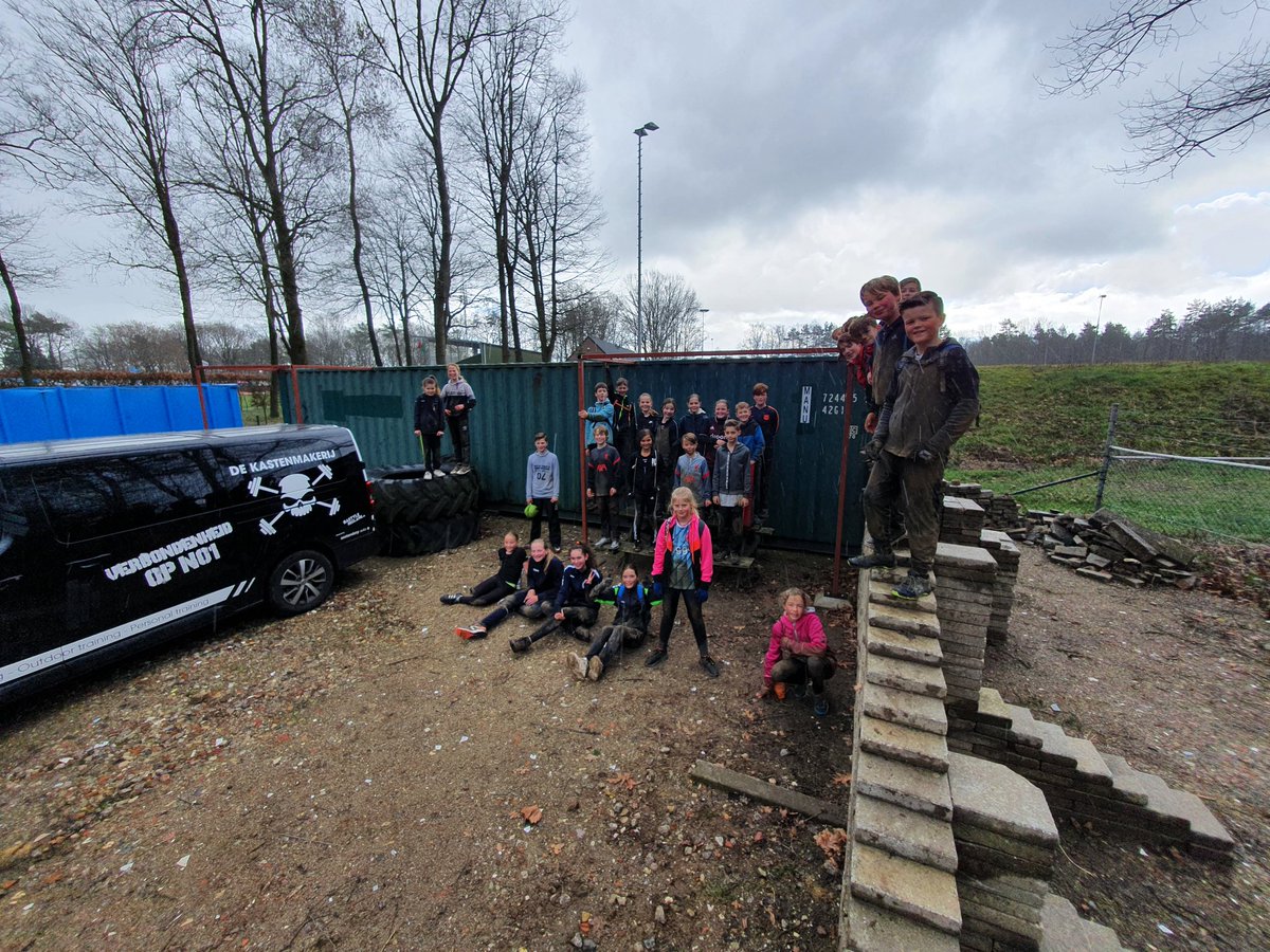 bjornceelen's tweet photo. Vandaag de training met de Kids gestart vanaf "sportpark Noord". Via de crossbaan en door het bos terug.

Iedereen lekker vies en met een voldaan gevoel naar huis.

#kastkids #kastenmakerij https://t.co/PNhyeOj15z