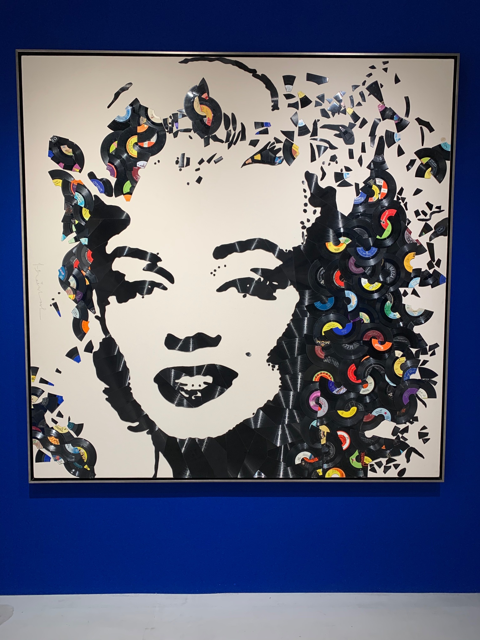 キース・ヘリングとミスター・ブレインウォッシュのハイブリッド